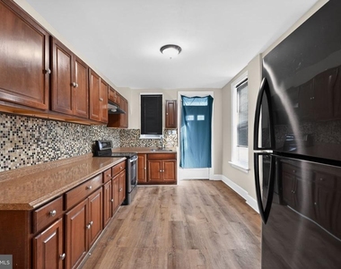652 Emerald Street - Photo Thumbnail 7