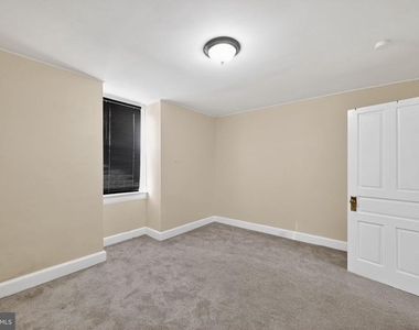 652 Emerald Street - Photo Thumbnail 8