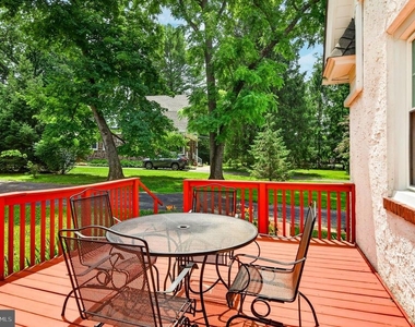 113 S Valley Road - Photo Thumbnail 2