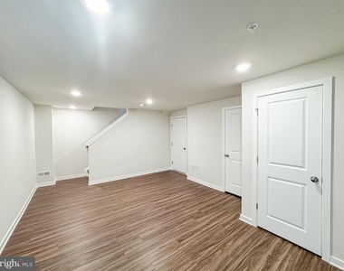 113 Four Leaf Drive - Photo Thumbnail 4