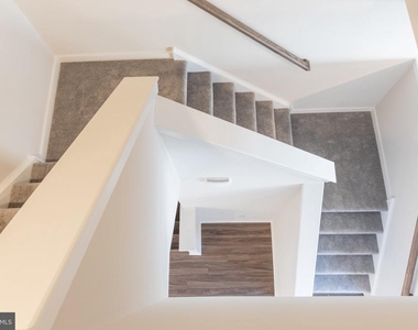 113 Four Leaf Drive - Photo Thumbnail 16