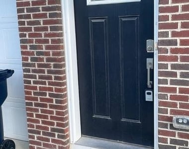 113 Four Leaf Drive - Photo Thumbnail 1