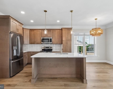 27 Christman Street - Photo Thumbnail 8