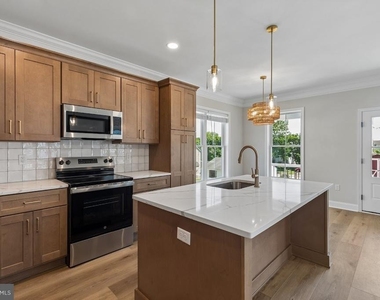 27 Christman Street - Photo Thumbnail 10
