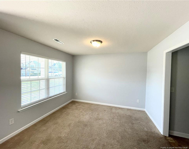 92 Hallow Oak Street - Photo Thumbnail 3