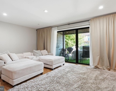272 Hudson Court - Photo Thumbnail 14