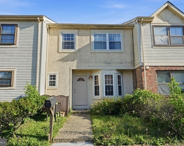 272 Hudson Court - Photo Thumbnail 2