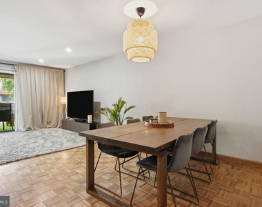 272 Hudson Court - Photo Thumbnail 12