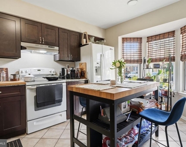 272 Hudson Court - Photo Thumbnail 7