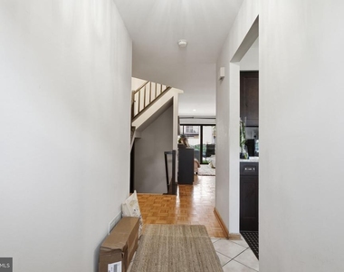 272 Hudson Court - Photo Thumbnail 4