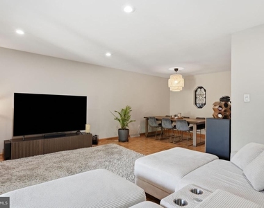 272 Hudson Court - Photo Thumbnail 16