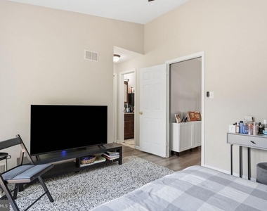 272 Hudson Court - Photo Thumbnail 18