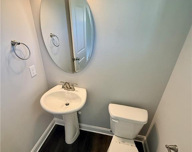 580 Hayes Road - Photo Thumbnail 8