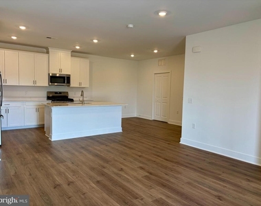 2201 Jacob Francis Way - Photo Thumbnail 2