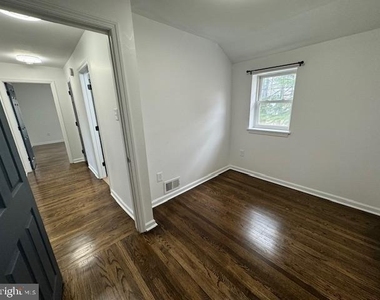 8 Cooper Avenue - Photo Thumbnail 18