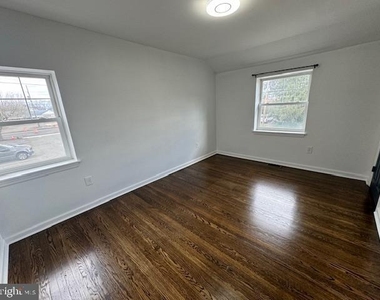 8 Cooper Avenue - Photo Thumbnail 17