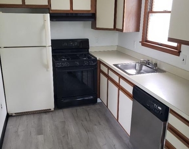 107 W Branch Avenue - Photo Thumbnail 4