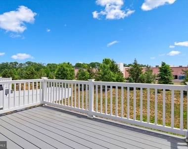 114 Freedom Way - Photo Thumbnail 10