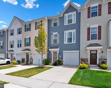 114 Freedom Way - Photo Thumbnail 1