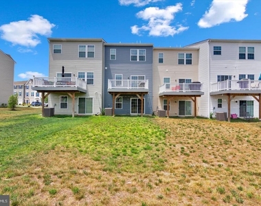 114 Freedom Way - Photo Thumbnail 26