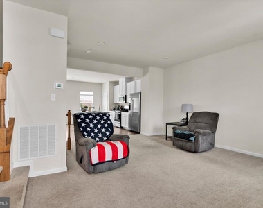 114 Freedom Way - Photo Thumbnail 13