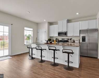 114 Freedom Way - Photo Thumbnail 3