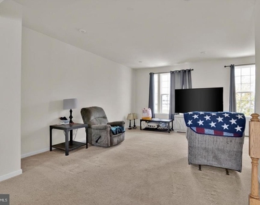 114 Freedom Way - Photo Thumbnail 12