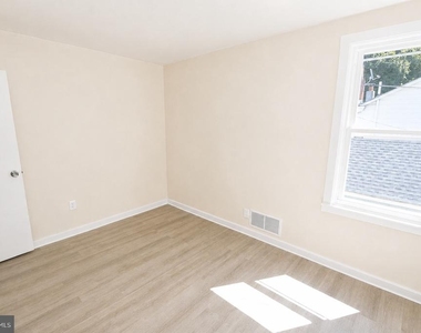 111 Barclay Street - Photo Thumbnail 9
