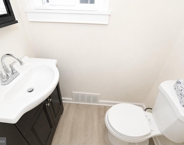 111 Barclay Street - Photo Thumbnail 6