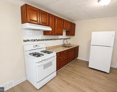 111 Barclay Street - Photo Thumbnail 4