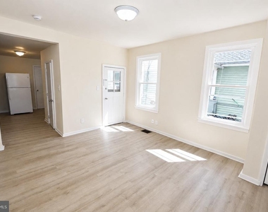 111 Barclay Street - Photo Thumbnail 3