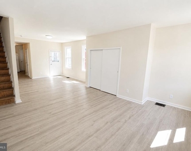 111 Barclay Street - Photo Thumbnail 1