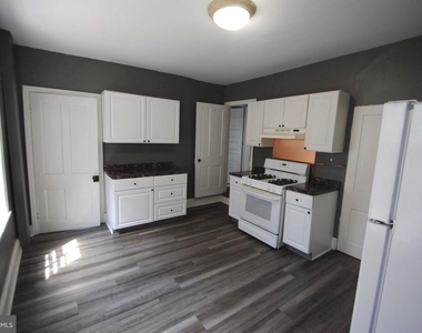 317 E Union Street - Photo Thumbnail 2