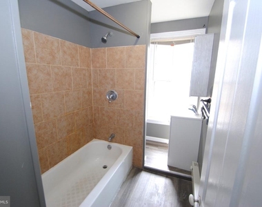 317 E Union Street - Photo Thumbnail 5