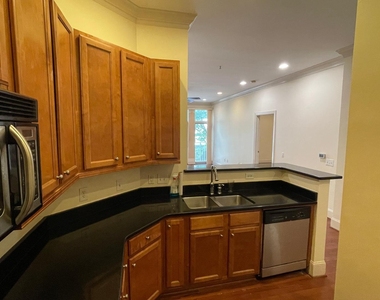 317 W Morgan Street - Photo Thumbnail 4