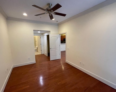 317 W Morgan Street - Photo Thumbnail 7