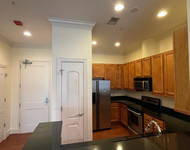 317 W Morgan Street - Photo Thumbnail 2