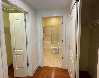 317 W Morgan Street - Photo Thumbnail 9