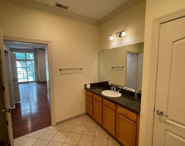 317 W Morgan Street - Photo Thumbnail 6