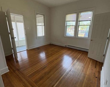 402 Cinnaminson Avenue - Photo Thumbnail 7