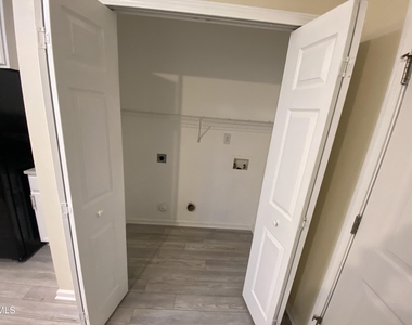 317 Providence Hall Drive - Photo Thumbnail 8