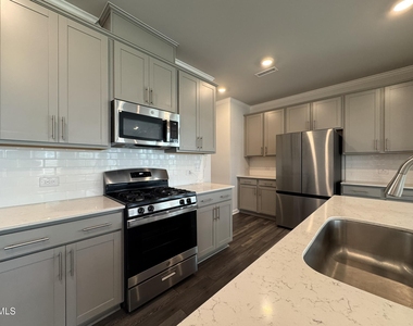 375 Garden Vine Trail - Photo Thumbnail 5