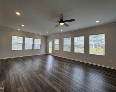 375 Garden Vine Trail - Photo Thumbnail 14