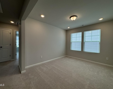 375 Garden Vine Trail - Photo Thumbnail 24