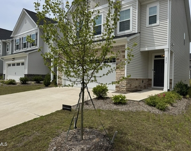 375 Garden Vine Trail - Photo Thumbnail 2