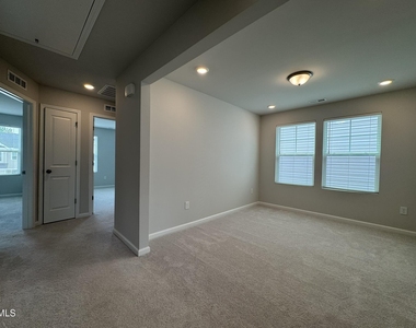 375 Garden Vine Trail - Photo Thumbnail 17