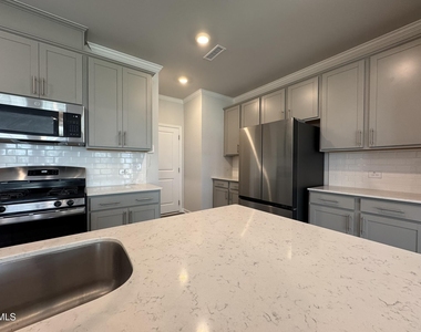 375 Garden Vine Trail - Photo Thumbnail 9