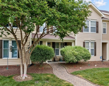 236 Duck Mill Circle - Photo Thumbnail 3