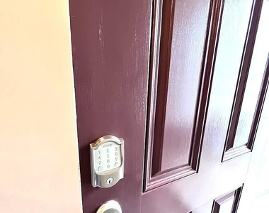 216 Hiking Hl Lane - Photo Thumbnail 8