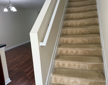 8527 Quarton Drive - Photo Thumbnail 10